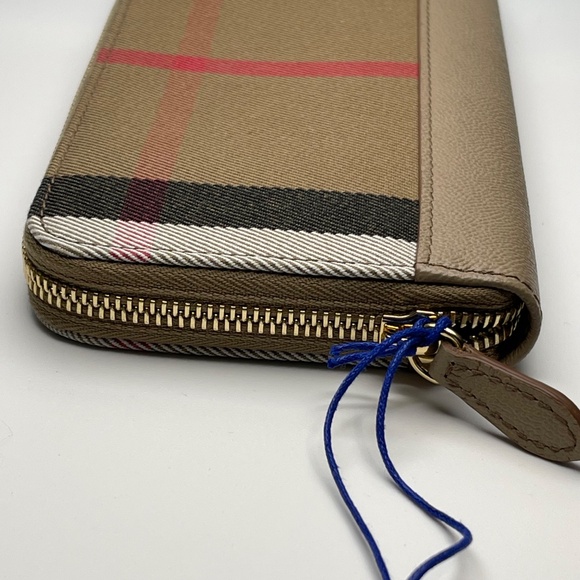 Burberry Check Large Zip Around Wallet - MSRP $630 - NWT - Picture 5 of 9